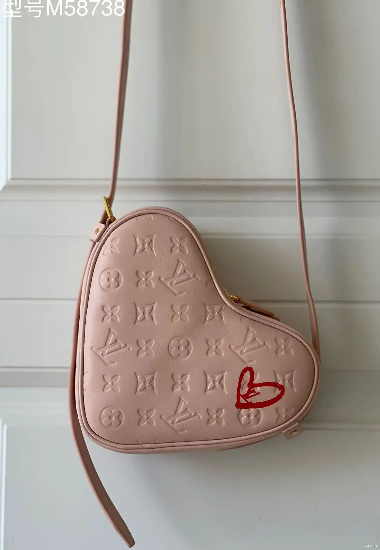 LIMITED LOUIS - VUITTON EDITION SAC CŒUR 0628